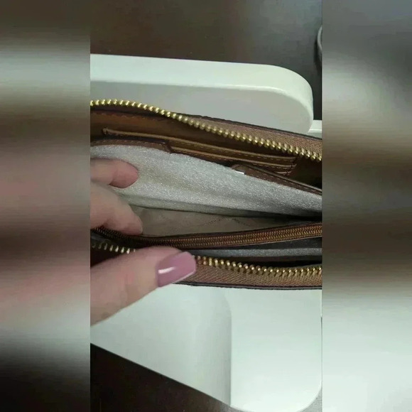 NWT Michael Kors Jet Set Pale Peanut Multi Wallet - Picture 5 of 11